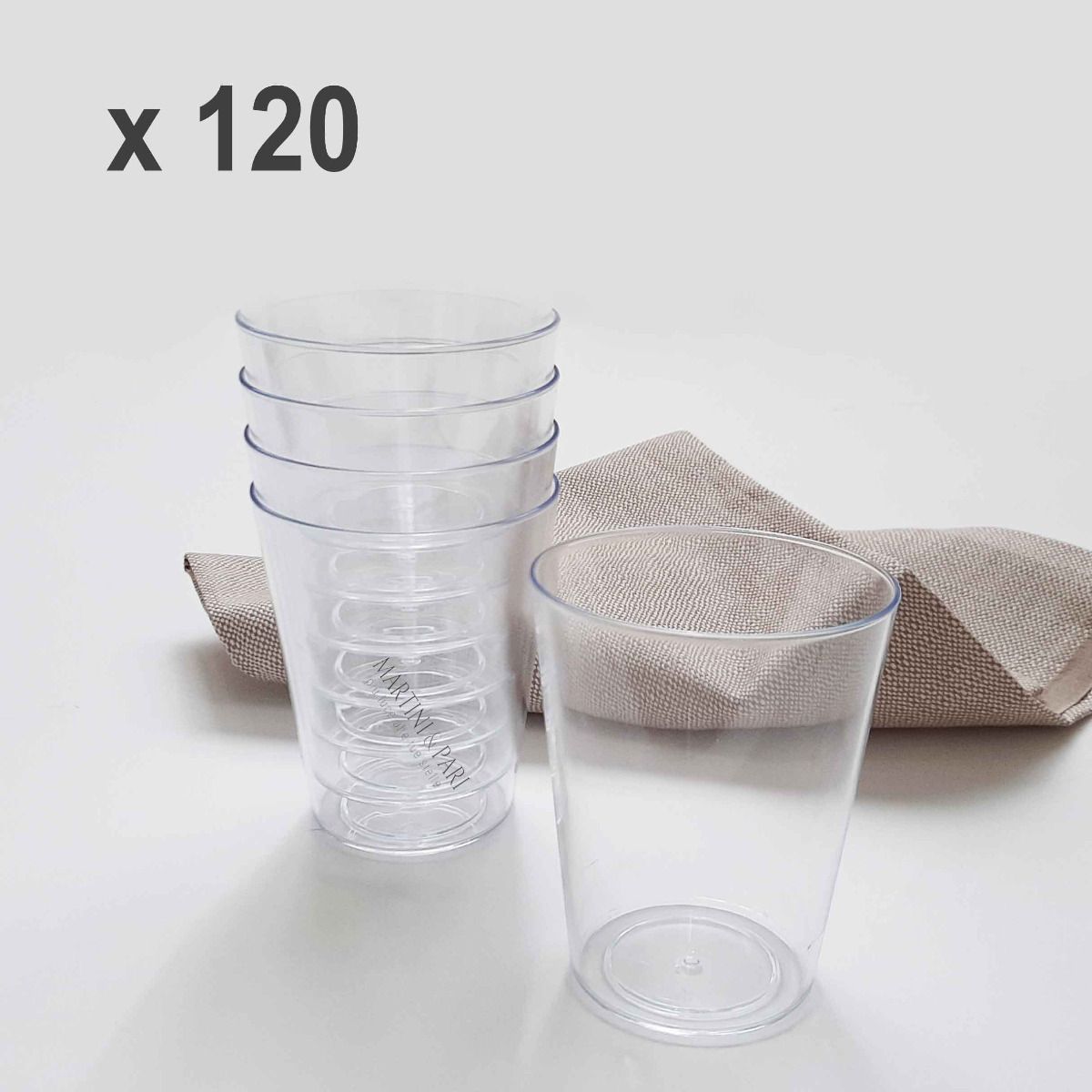 Bicchieri in plastica dura infrangibili e riutilizzabili
