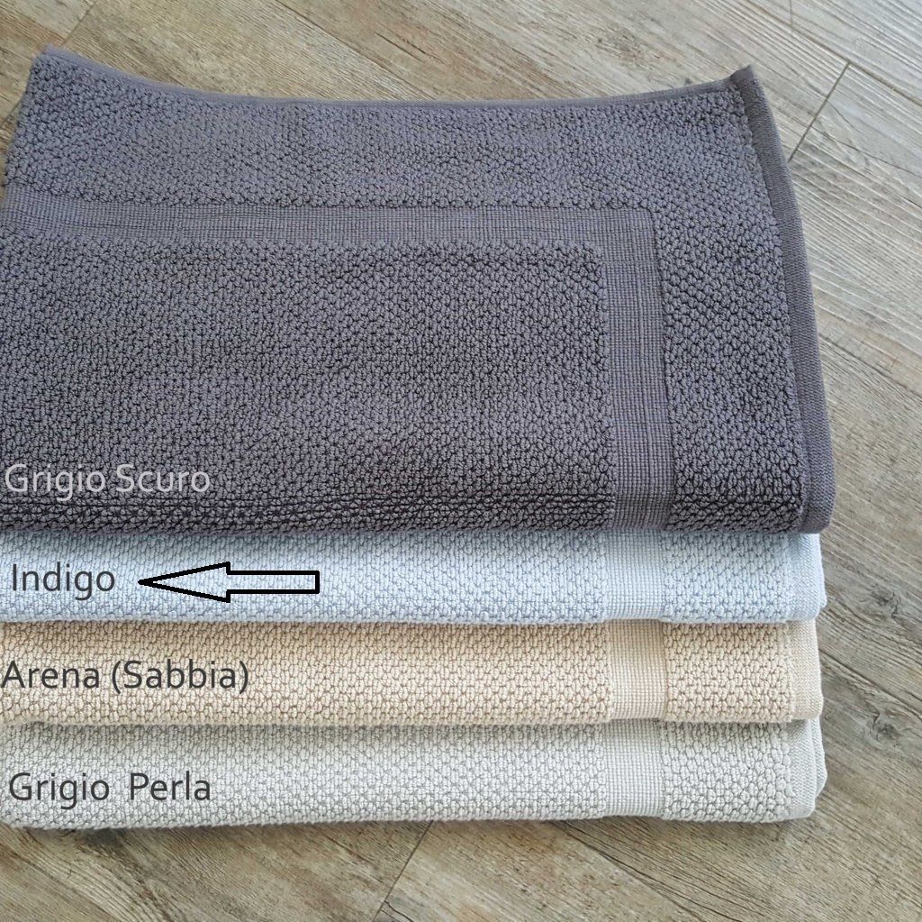 Set tappeti doccia in spugna di cotone colore grigio e vinaccia